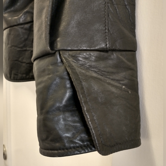 Vintage Designer Leather jacket - Picture 4 of 15